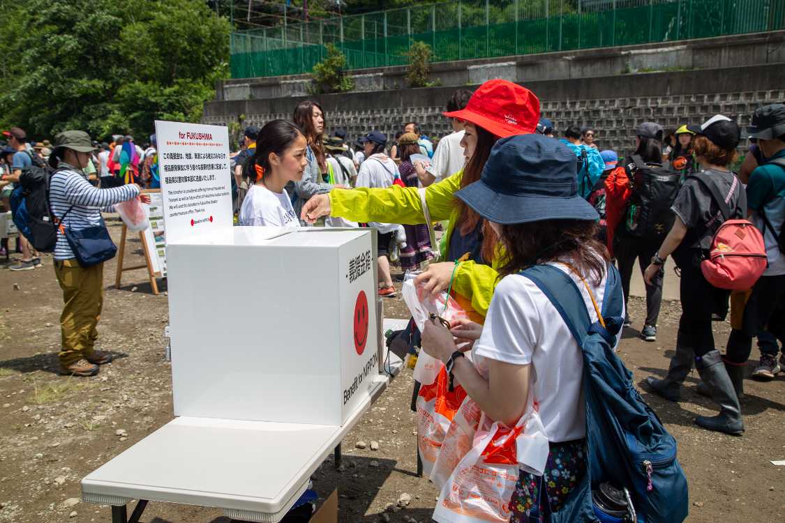 福島以前にも以降にも災害はたくさんありますが、福島だけはずっと募金が続けられています。