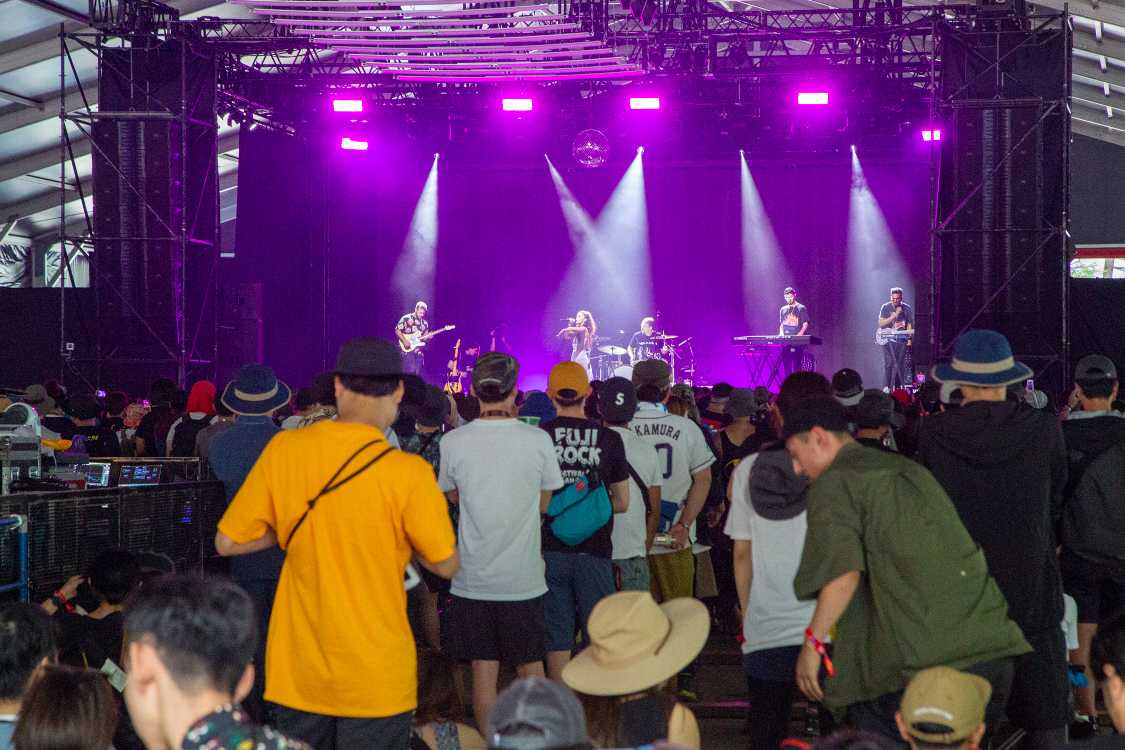 レッドマーキー。サブリナ・クラウディオ。