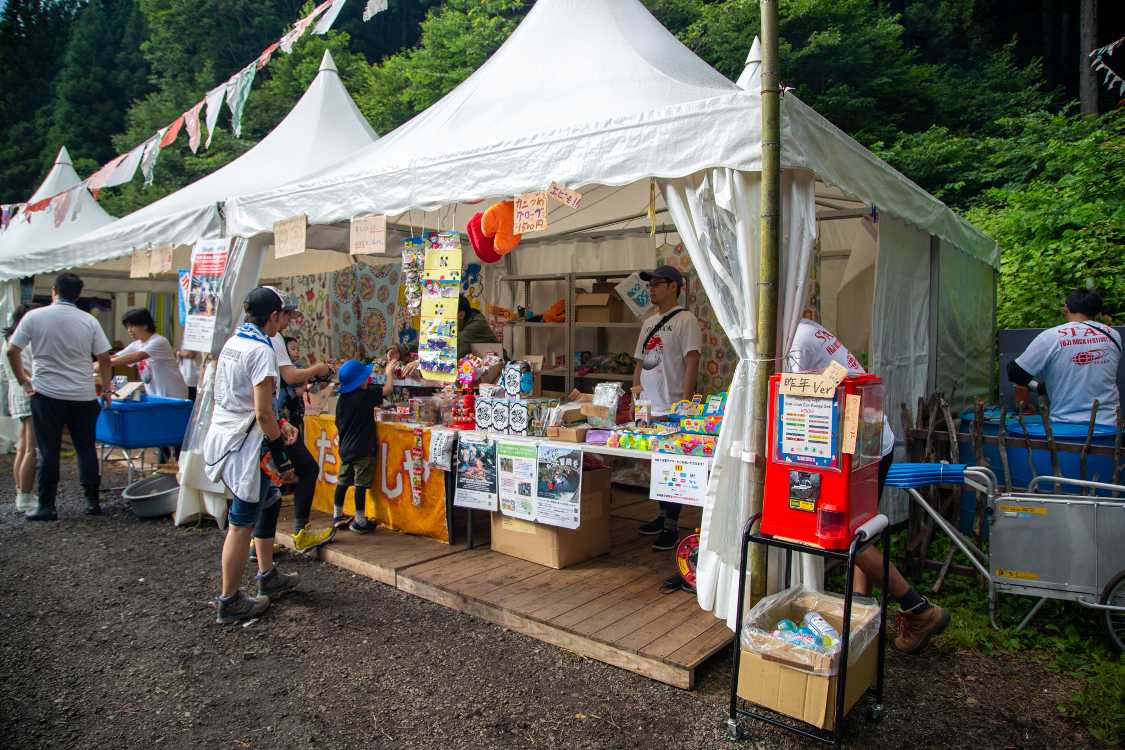 キッズランドの駄菓子店。