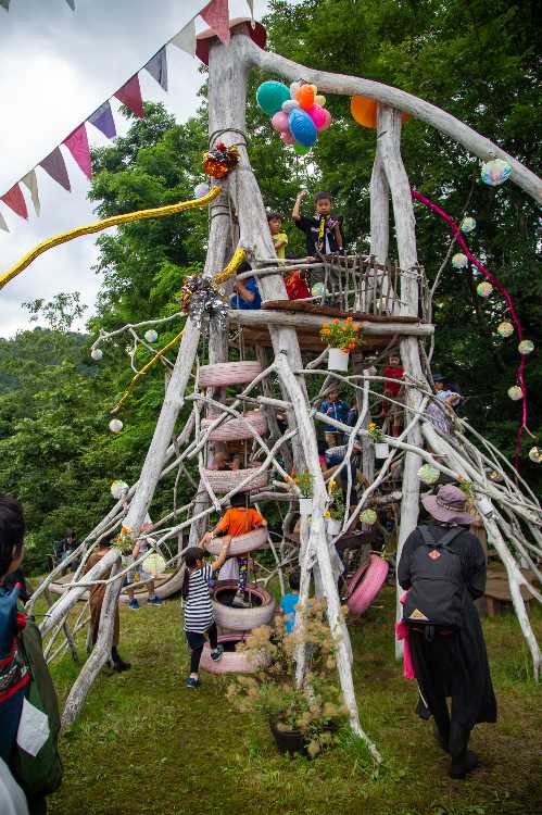 ジャングルジム風タワー。