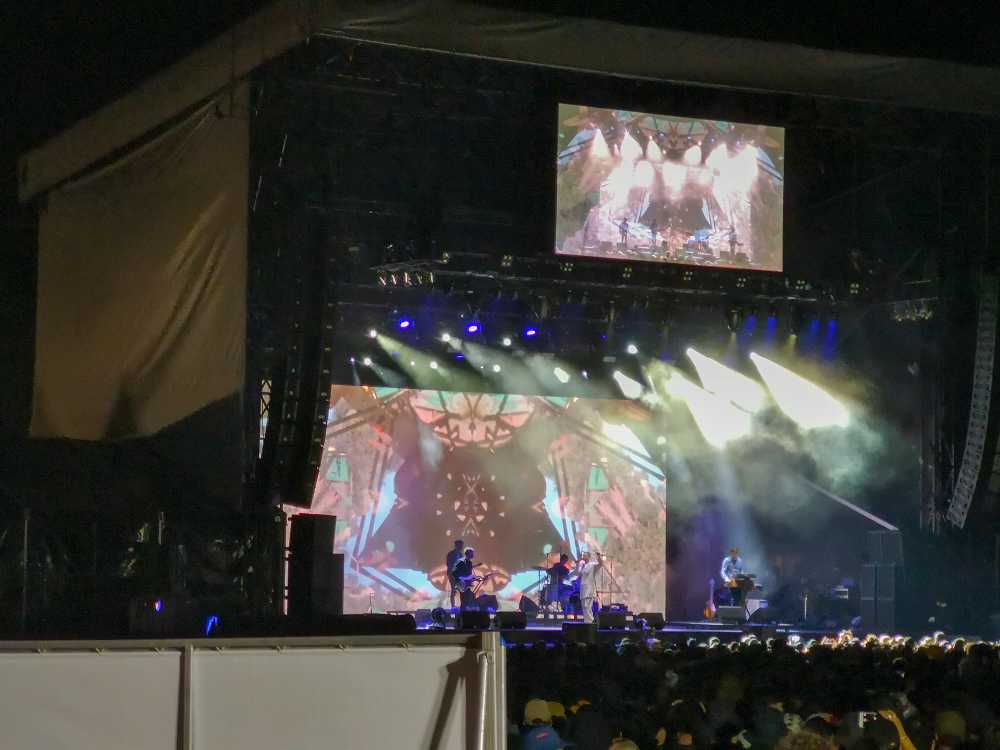 ホワイトステージ。TYCHO（ティコ）。