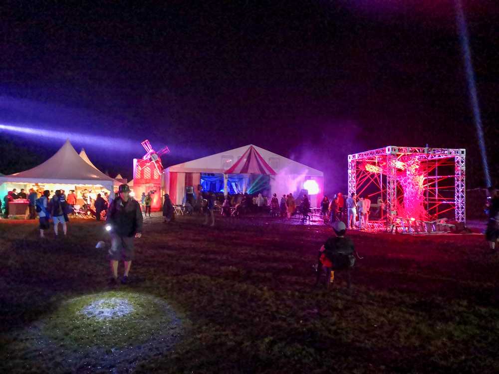 以前に比べると、オールナイトフジに集まる人の数は大幅に減ったと感じられます。