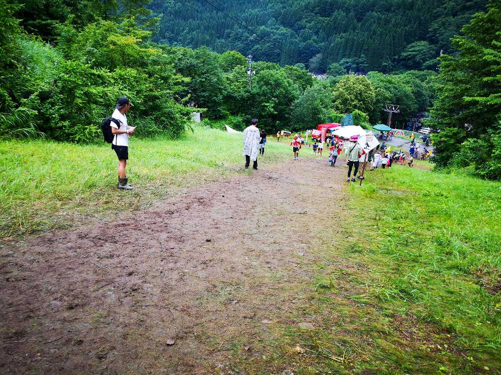 レッドゲート周辺の急斜面。