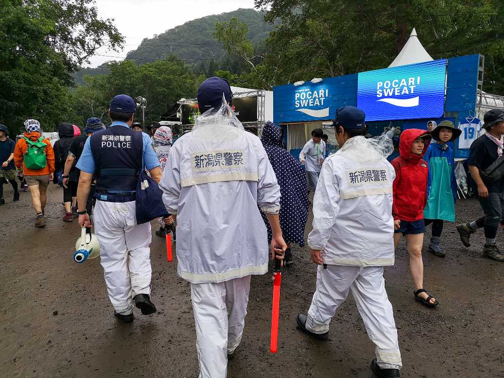 新潟県警の巡回。