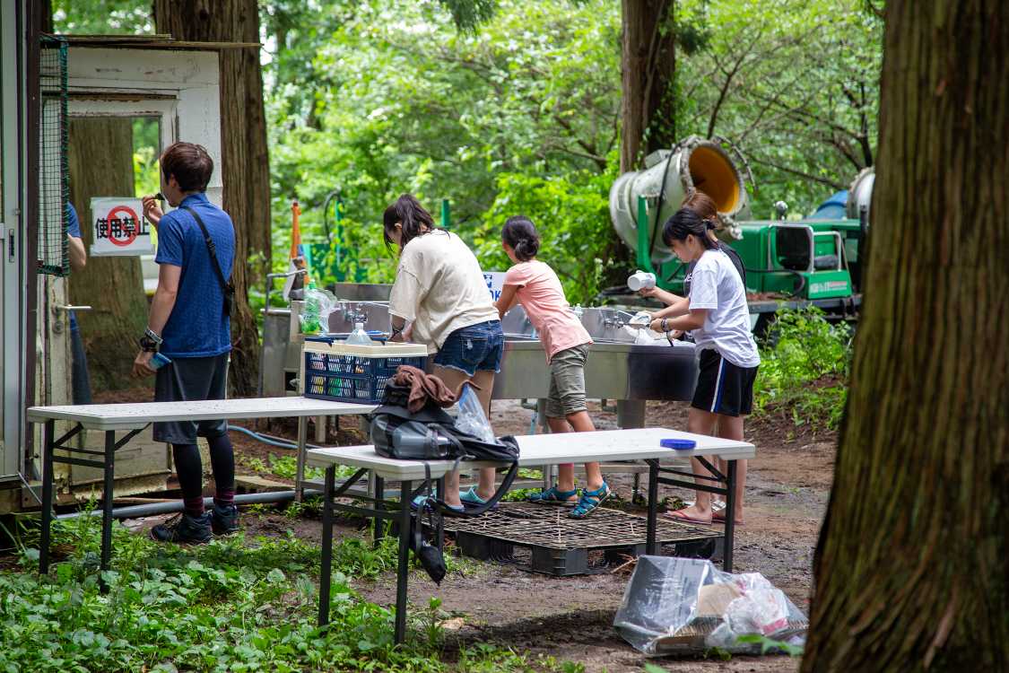 ムーンキャラバンの客用に仮設の炊事場があります。