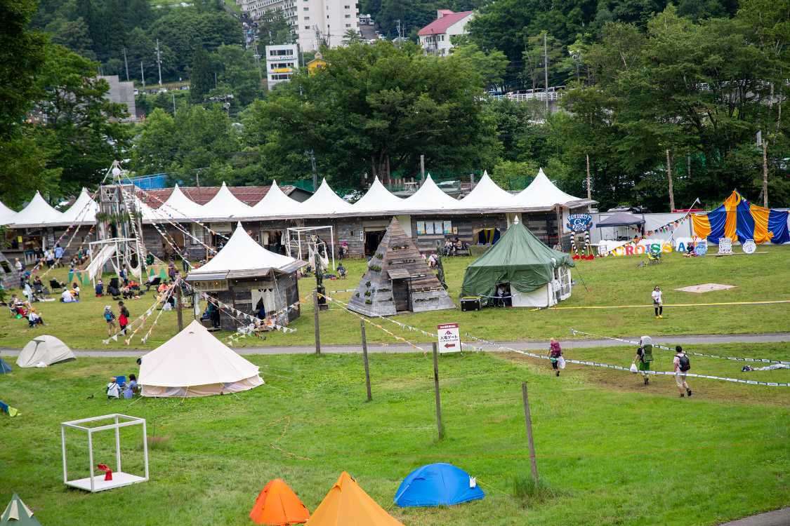 貸しテントから見たピラミッドガーデン。