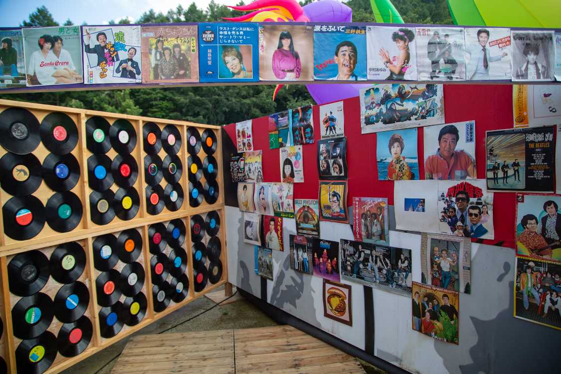 ただやみくもに並べているのではなく、有名盤やレコード収集家なら史的意義が分かる盤が選ばれています。