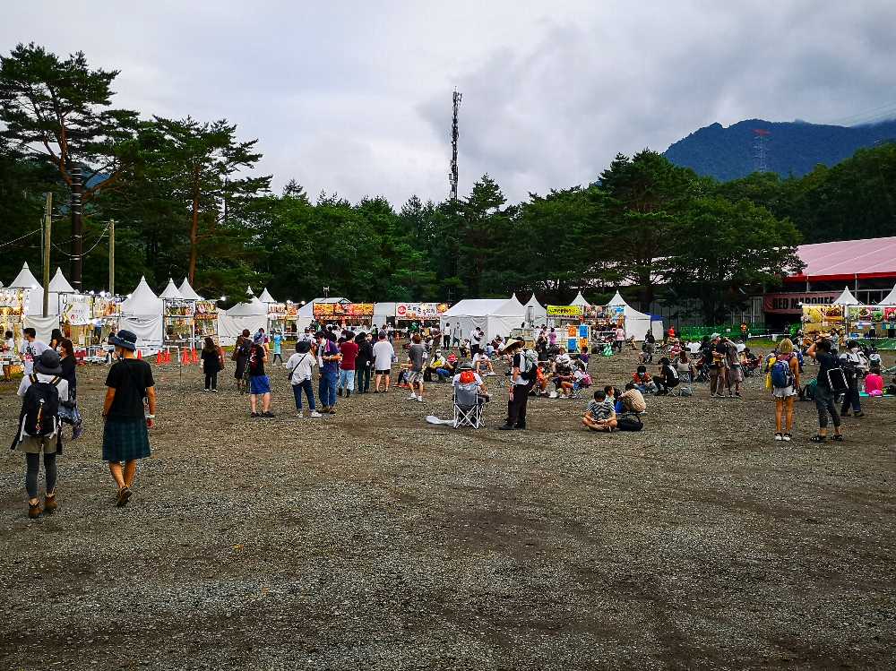 例年に比べ大幅に少ない客。