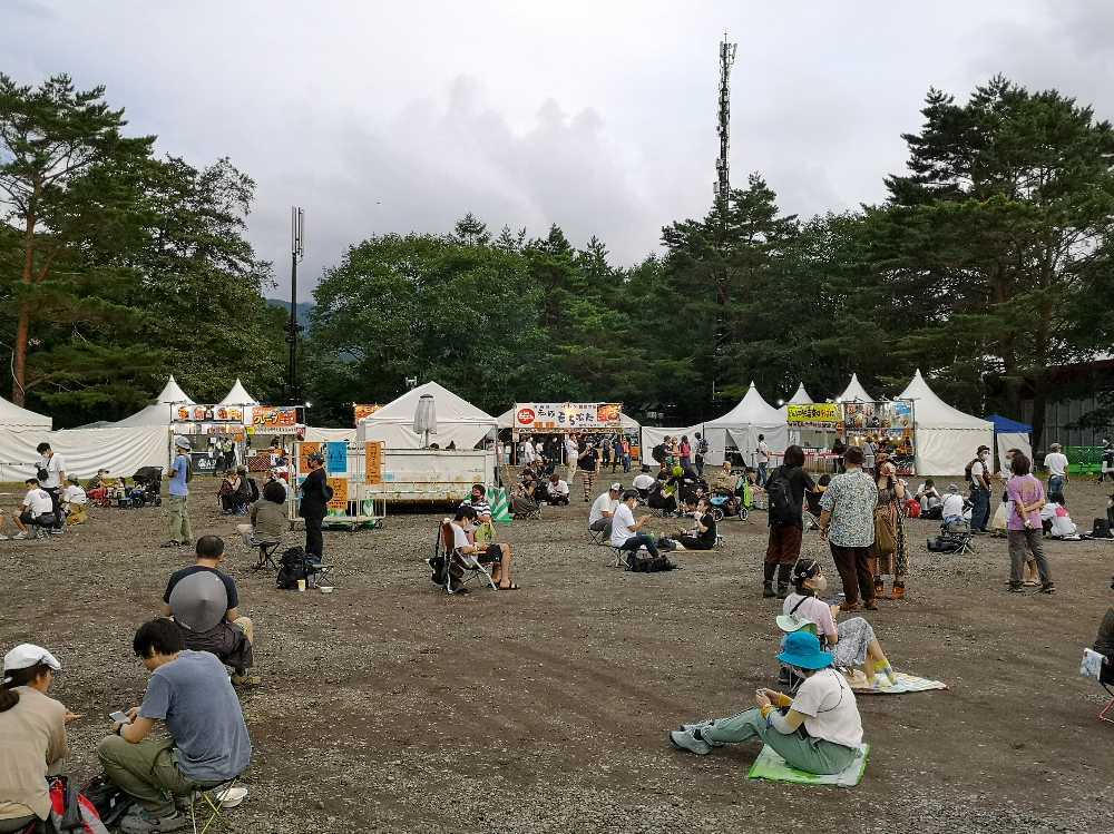 例年に比べ大幅に少ない客。