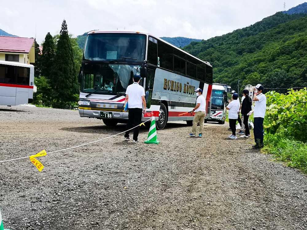 シャトルバス乗り場。