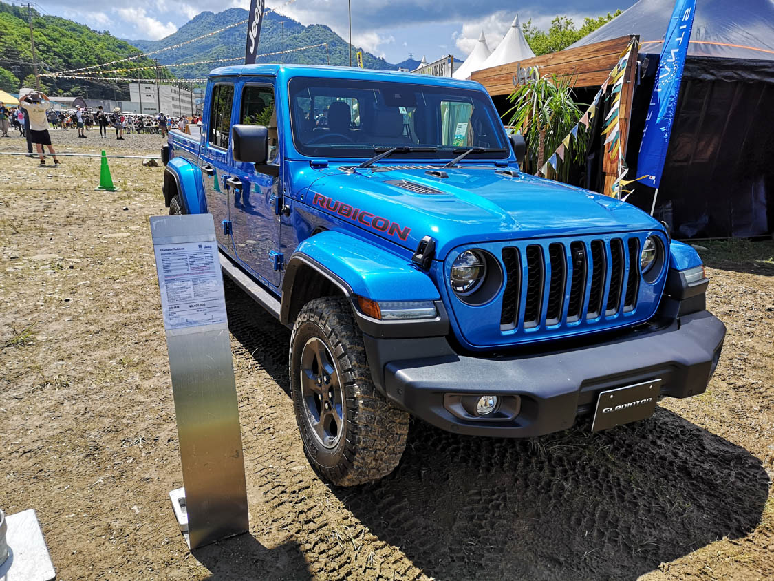 JEEP、ピックアップトラック型、840万円。