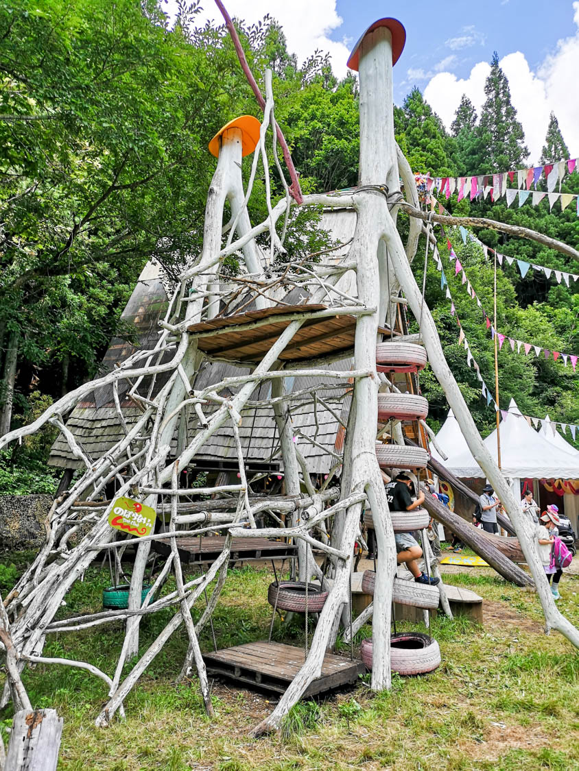 タイヤから登る、のか。