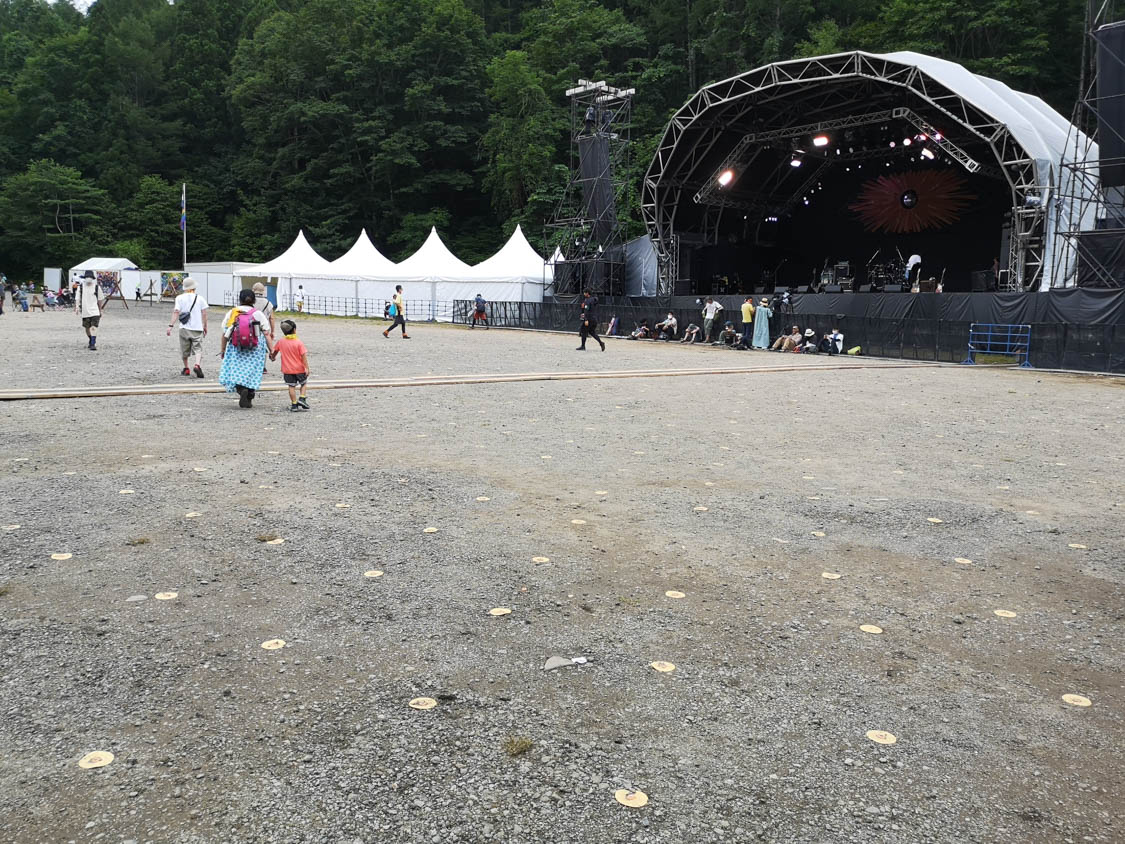 フィールドオブヘブンにも2021年の地面の目印が残ります。