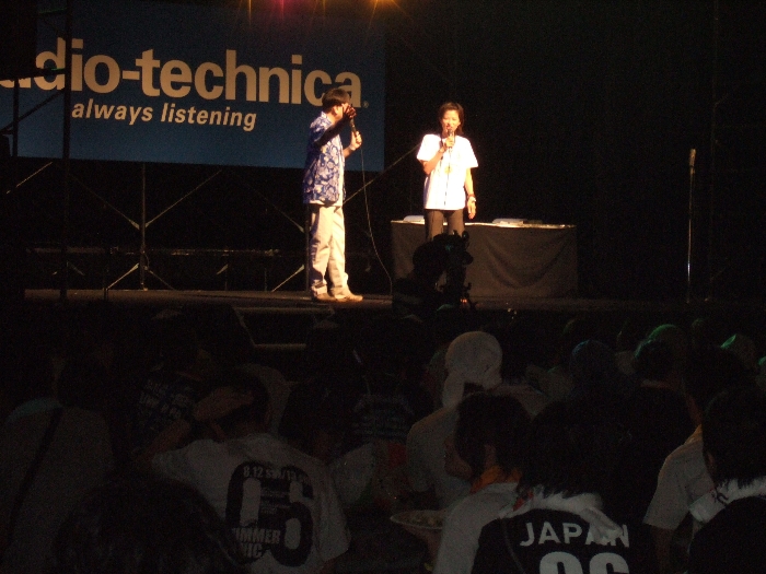 音楽以外のさまざまなショーが行われるステージ。出演する人も有名な人が多い。