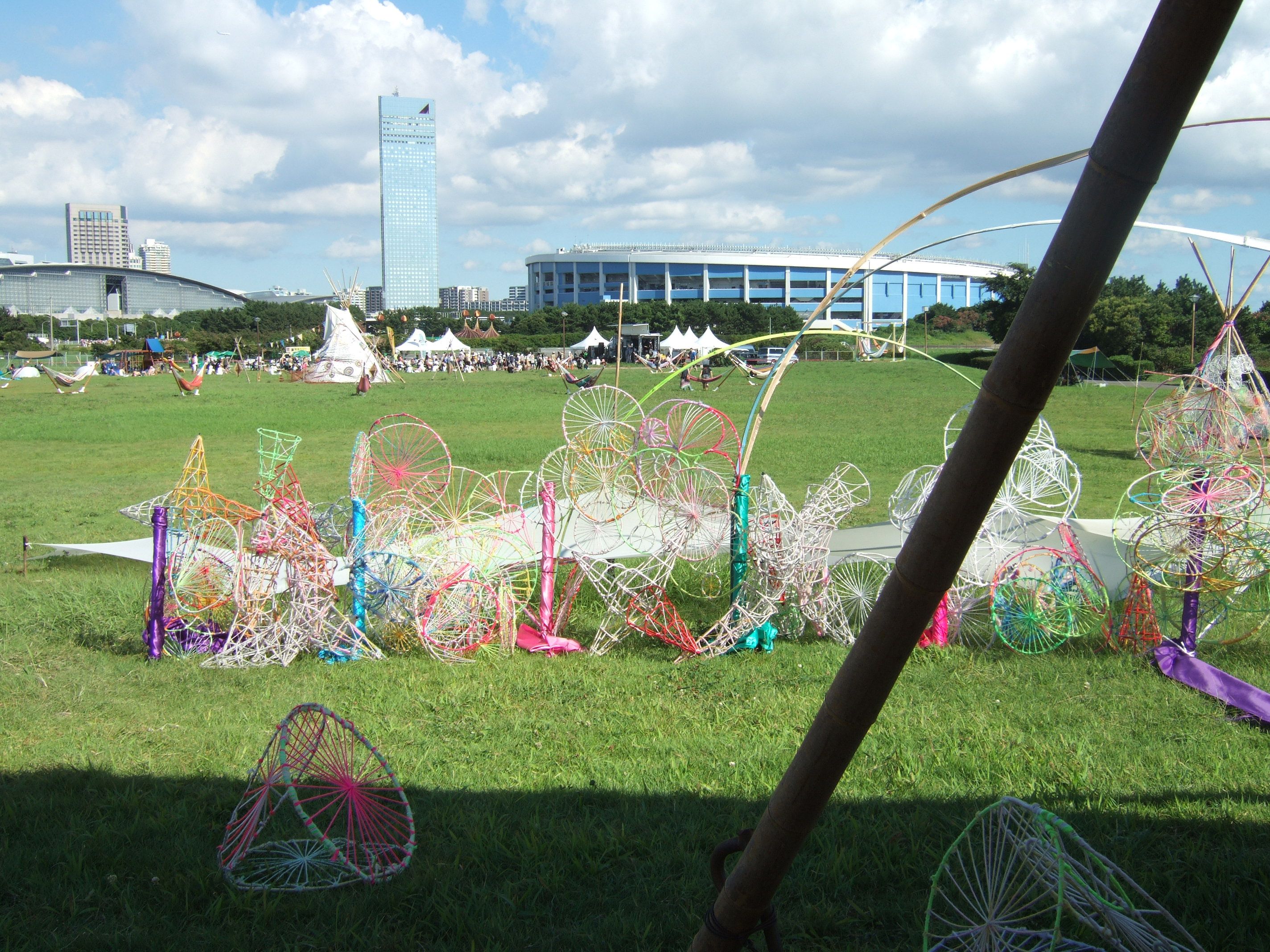 テントの外側。