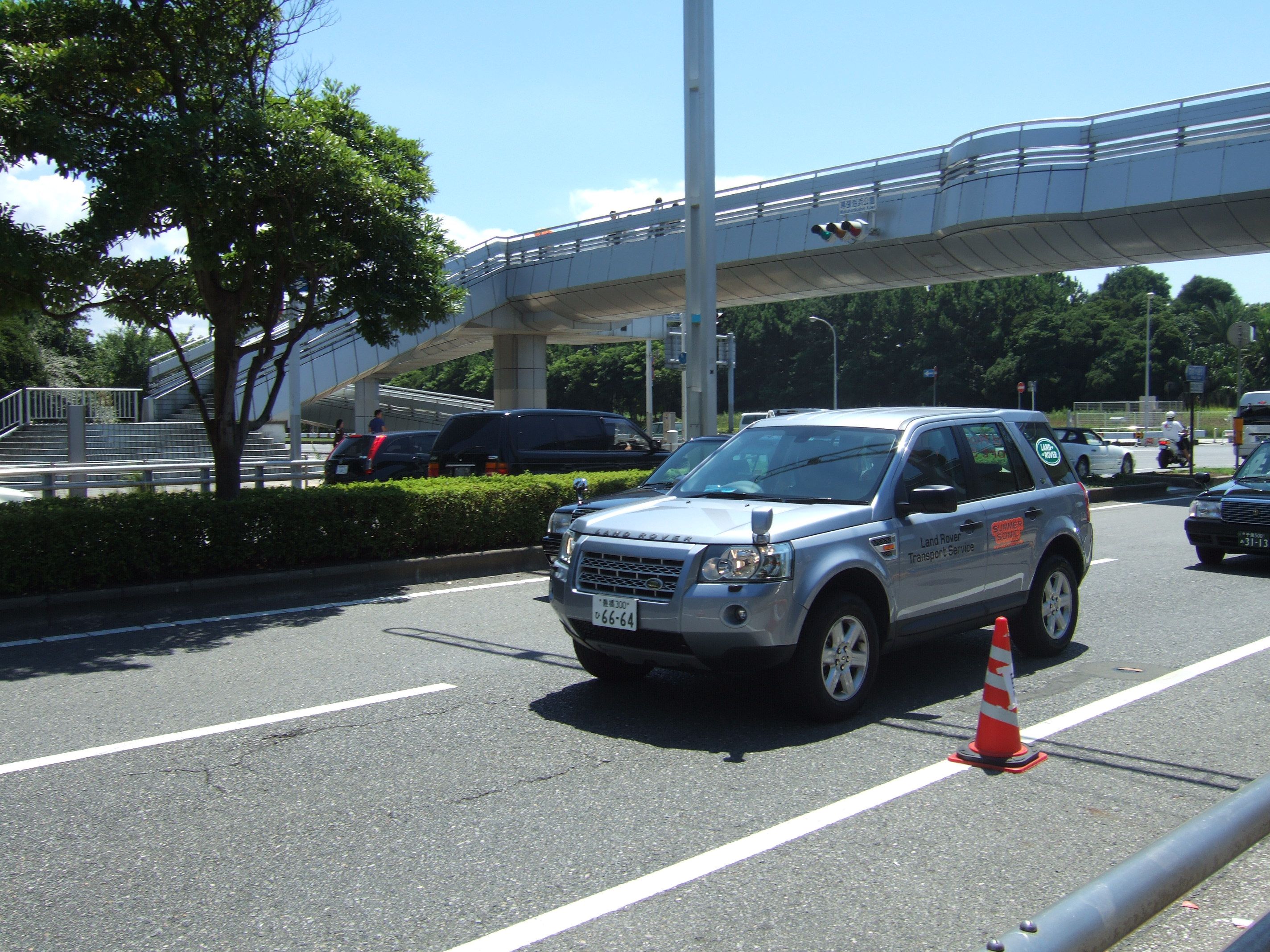 ランドローバー。