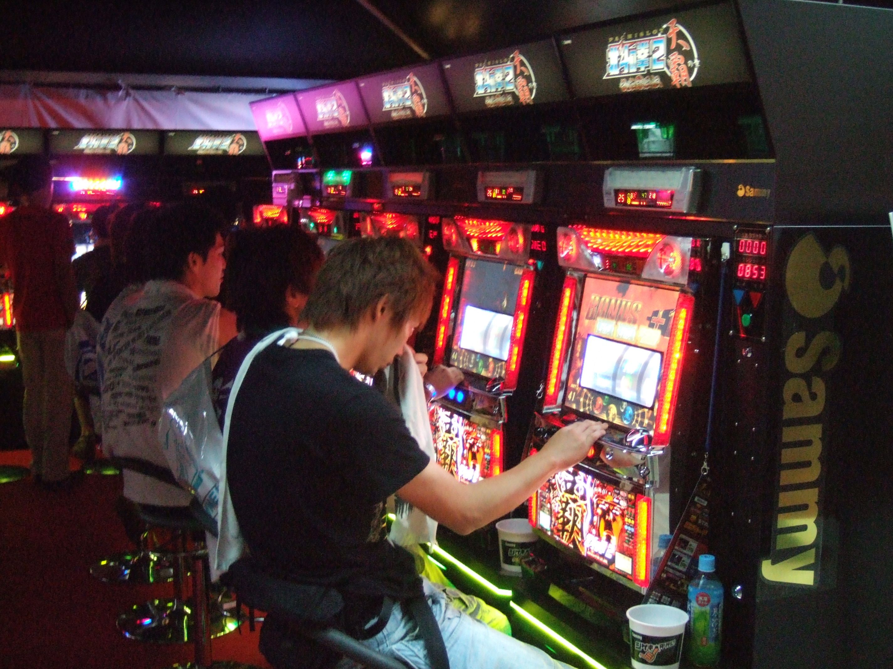 遊技業界がエンターテインメントの世界で資金豊富なのは有名。