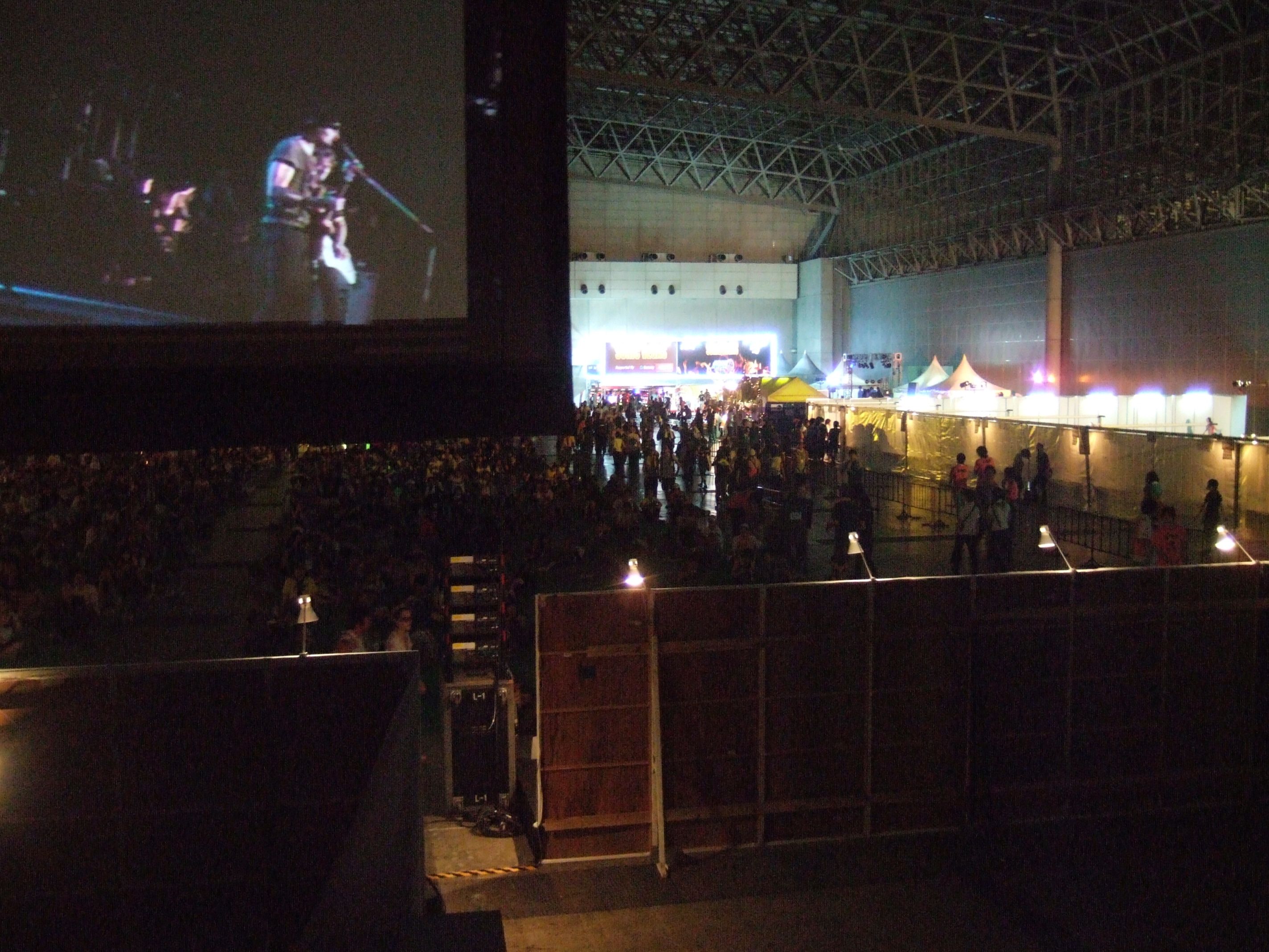 裏からも見える。