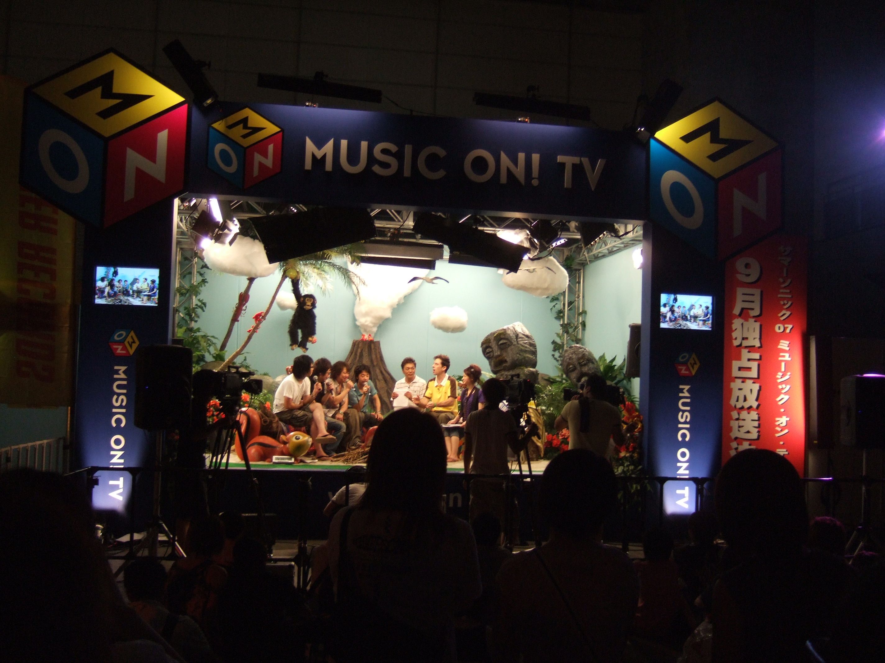 幕張メッセ内の放送メディア。ミュージック・オン・TV。