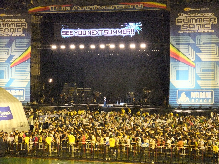 3日目最後のビヨンセの公演が終わり、撤収が始まったところです。