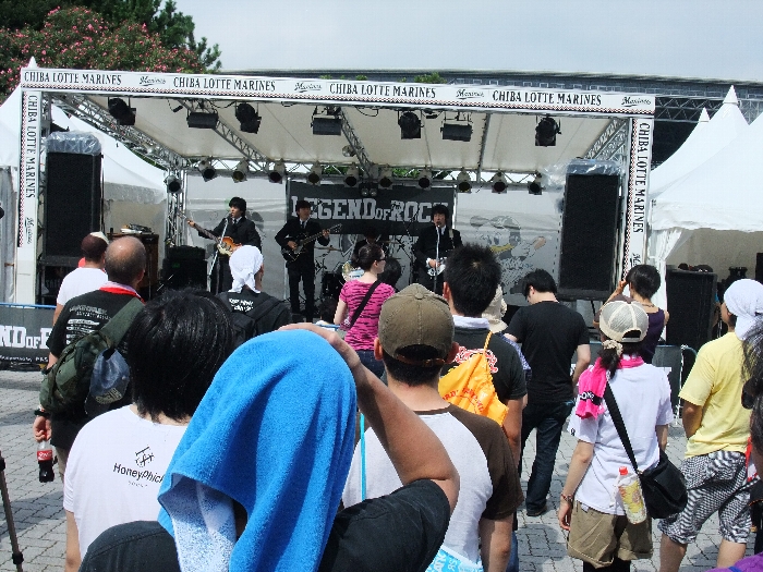 コピーバンドが出演するステージ。ビートルズのコピーバンドです。