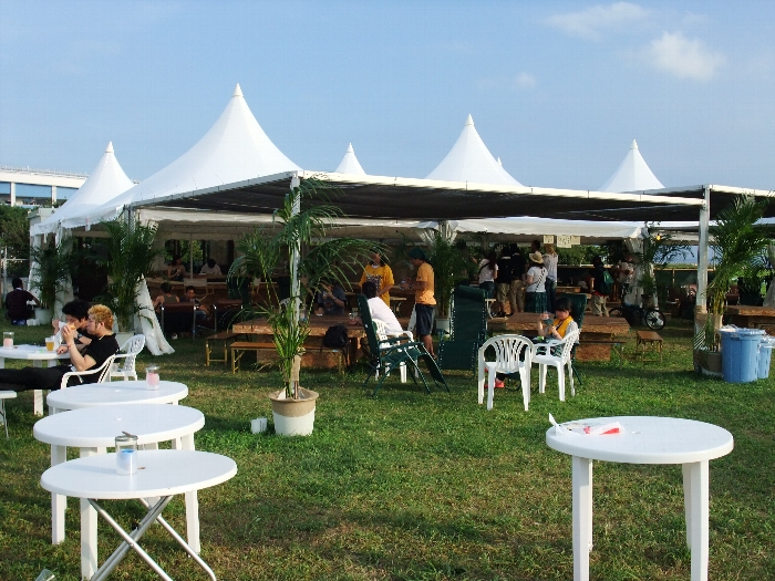 シーサイドビレッジの奥の方に設けられているテント。