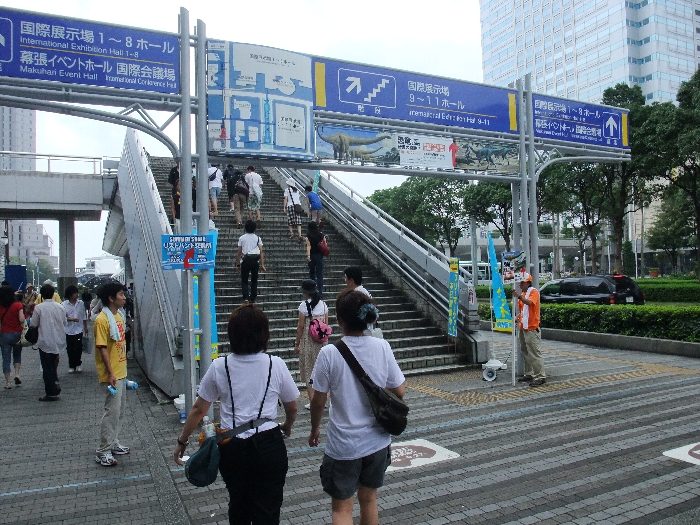 JR海浜幕張駅から幕張メッセへ向かうルート。