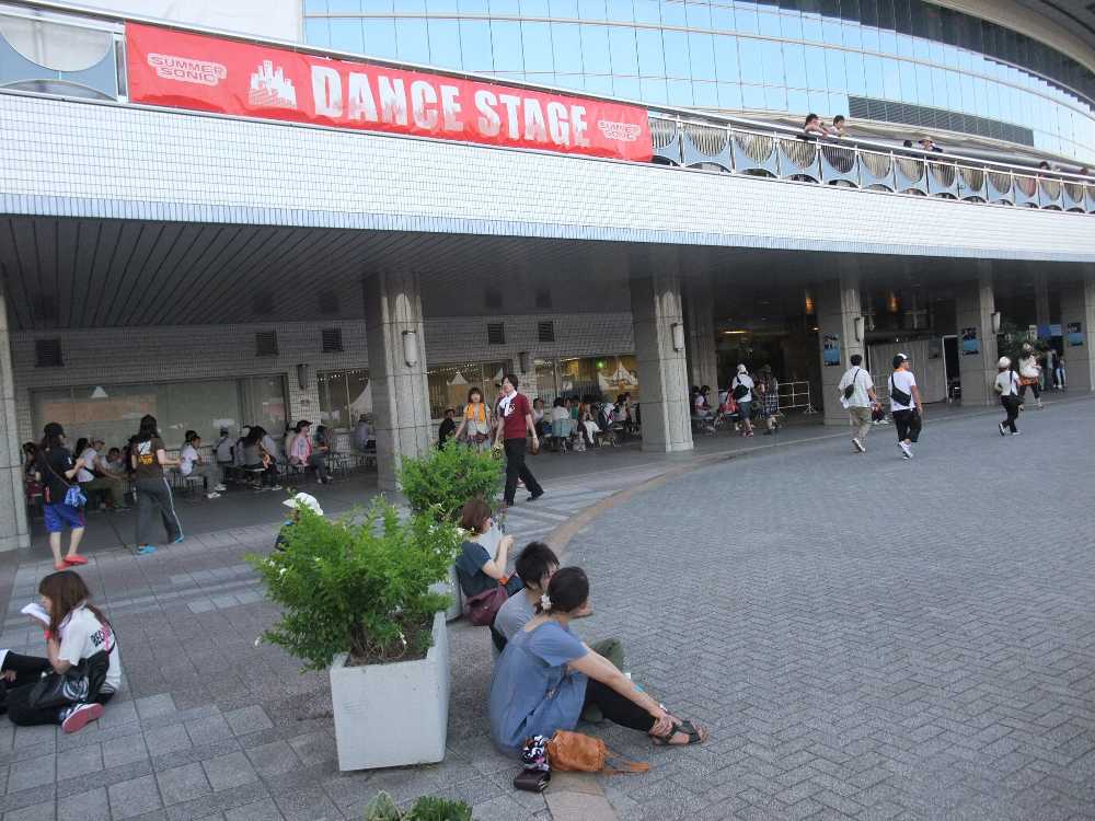 ダンスステージの表示。