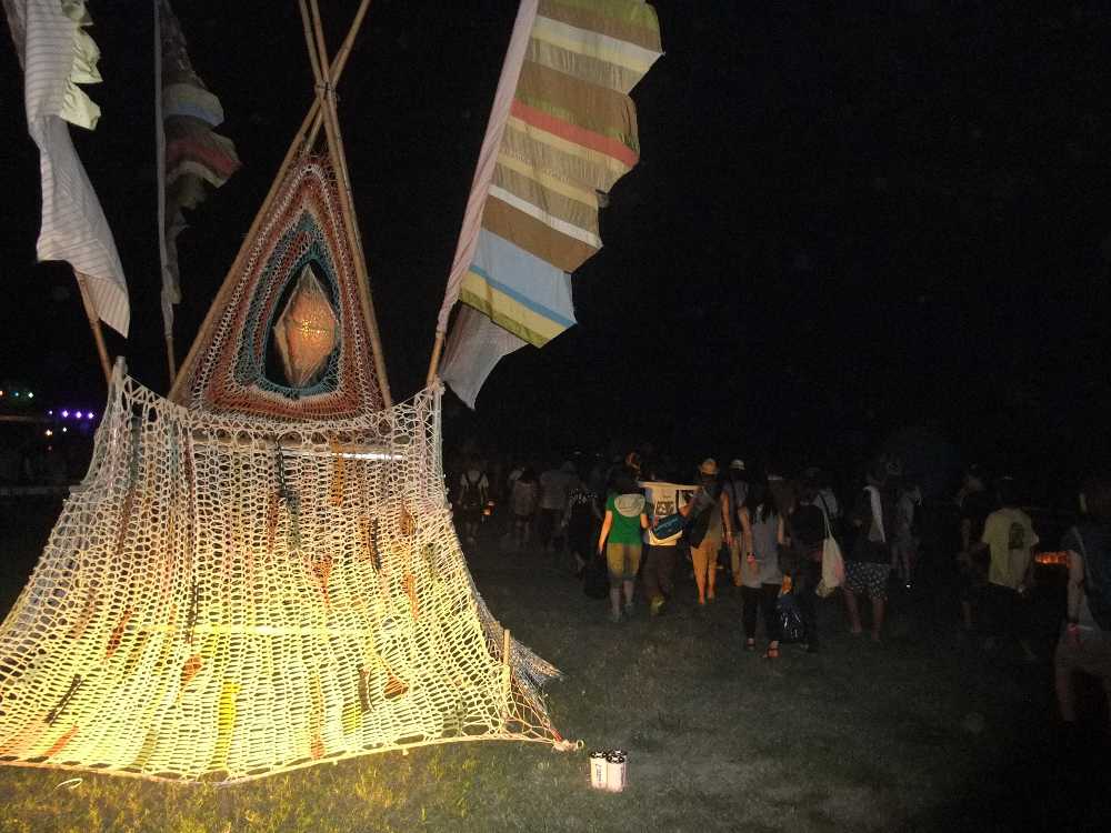 オブジェもライトアップされます。