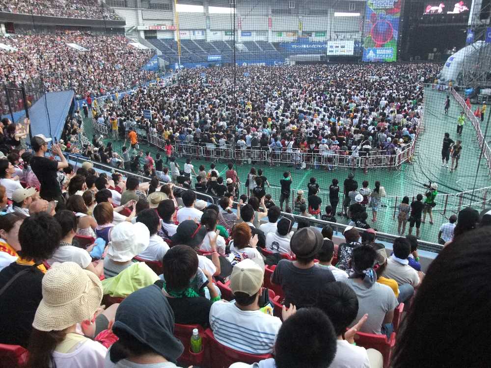 Xジャパン公演中のマリンステージ。