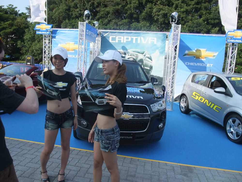 へそを出しているときと出していないときがあります。