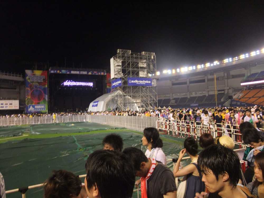 アリーナ後方は退場済み。