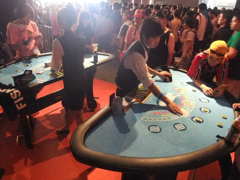 捌く人は制服です。