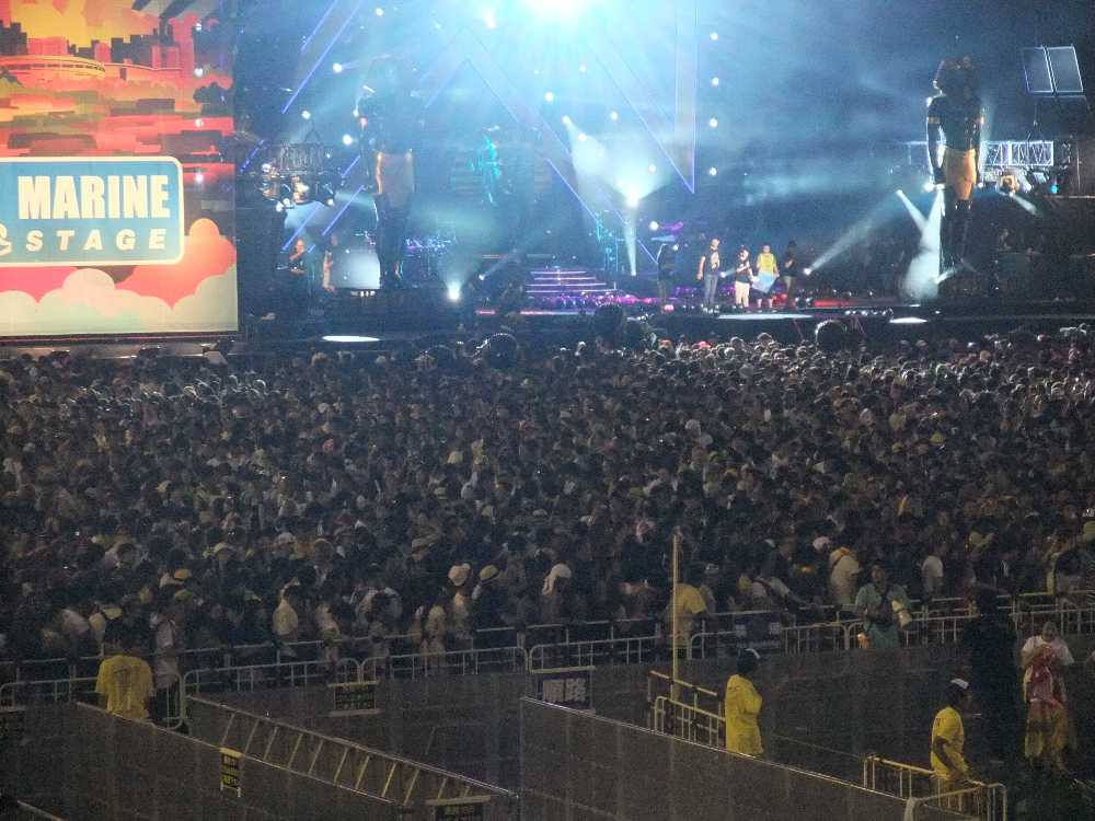 2日目、マリンステージのリアーナ終了後。