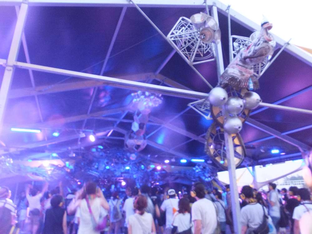 サイレントディスコの風景。