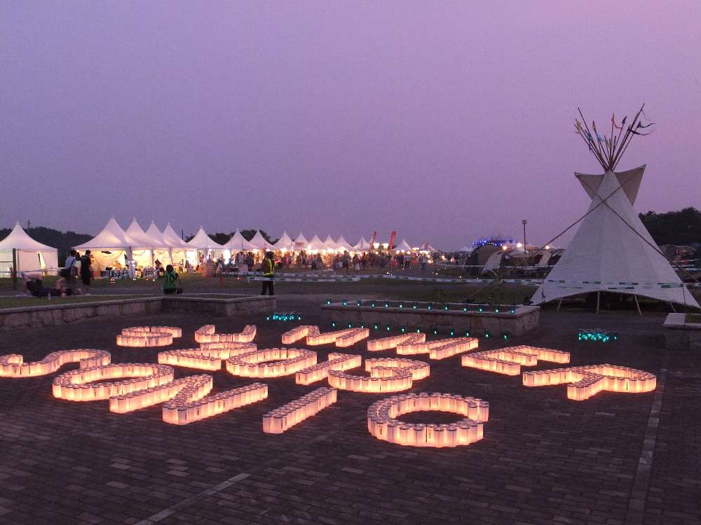 奥がステージ。