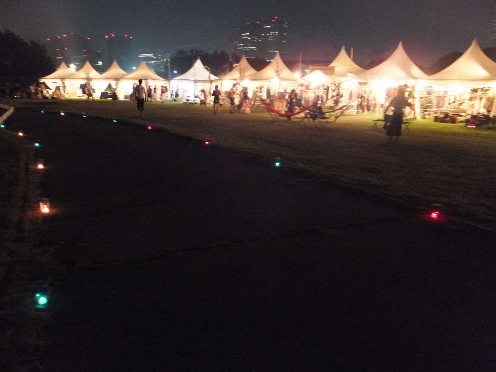 通路のロウソク。