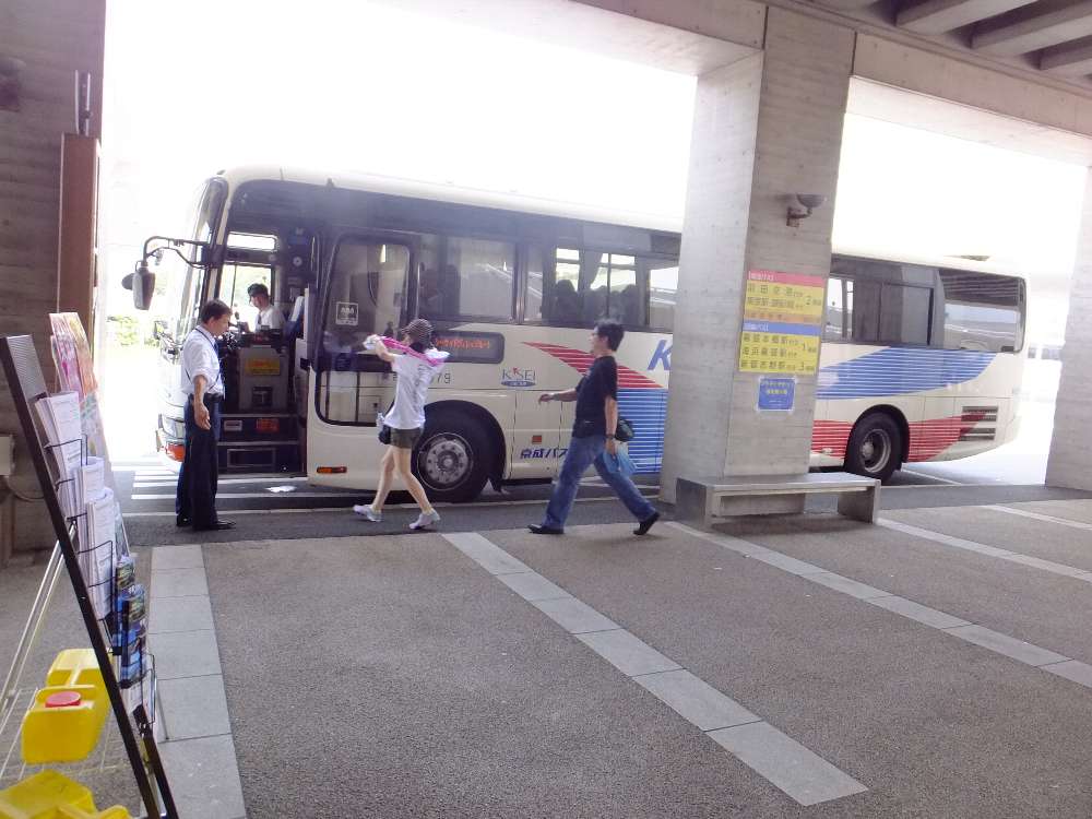 プラチナムチケット用のバス。