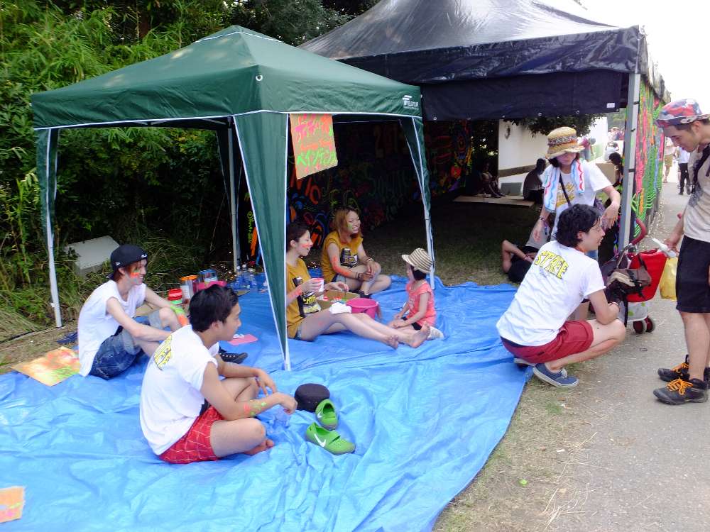 ボディペイントのテント。