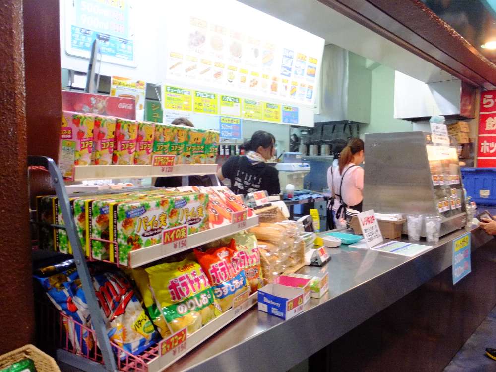マリンスタジアムの常設店。