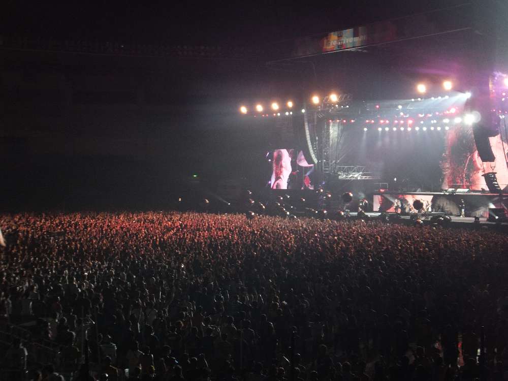 アンコールの最後は「シーク・アンド・デストロイ」。