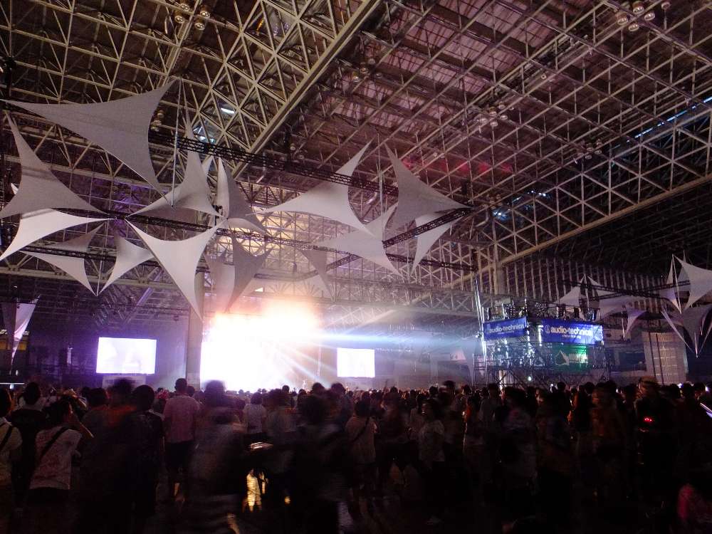 幕張メッセで最も大きいマウンテンステージ。