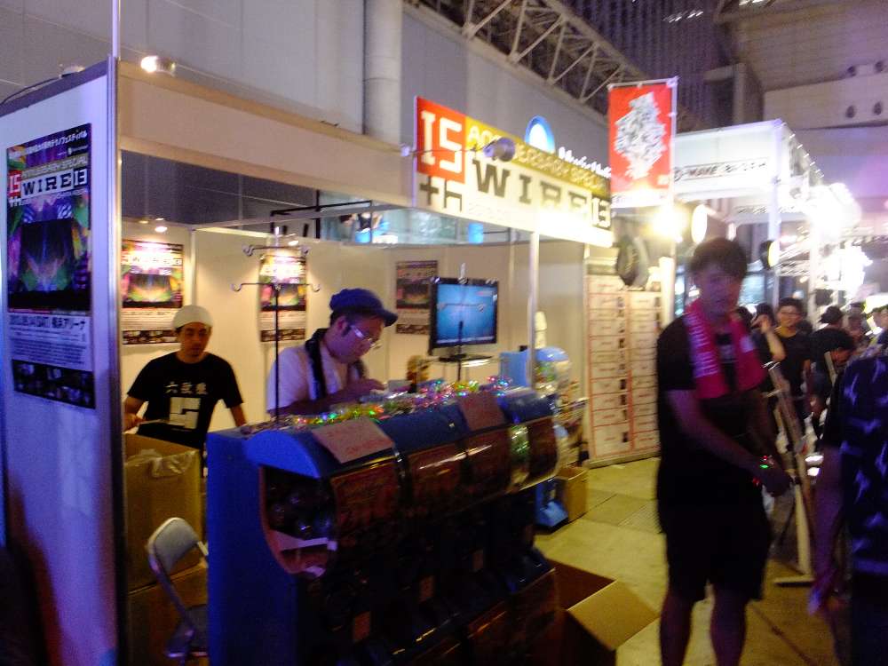 DJ卓ではなくガチャガチャが並んでいる。