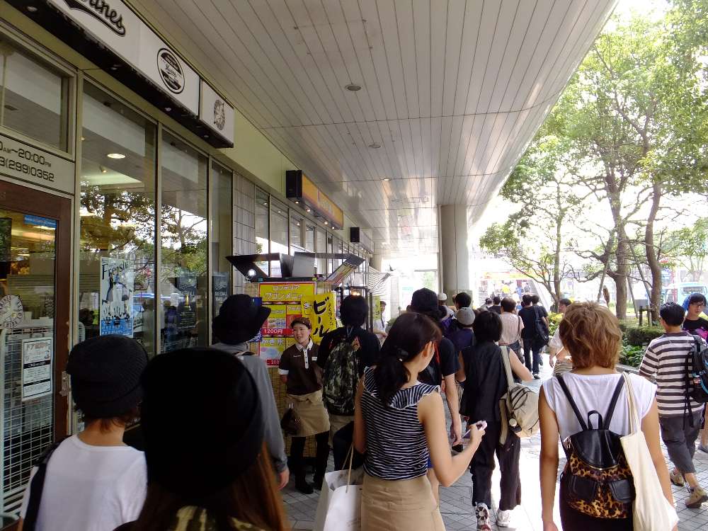 幕張メッセでイベントがあると店の外に臨時営業が出る。