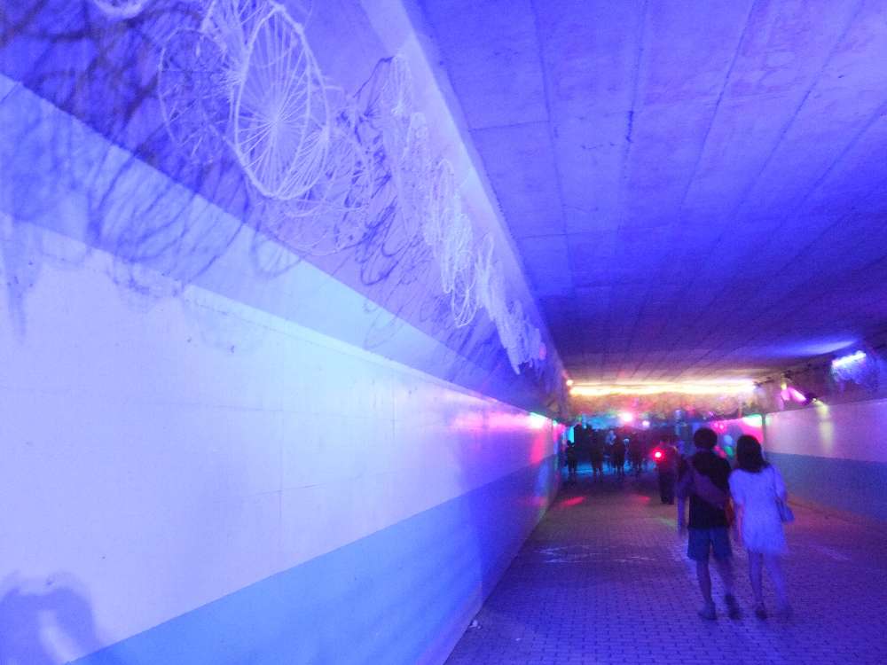 マリンステージから幕張メッセに行く導線の途中にある隧道。