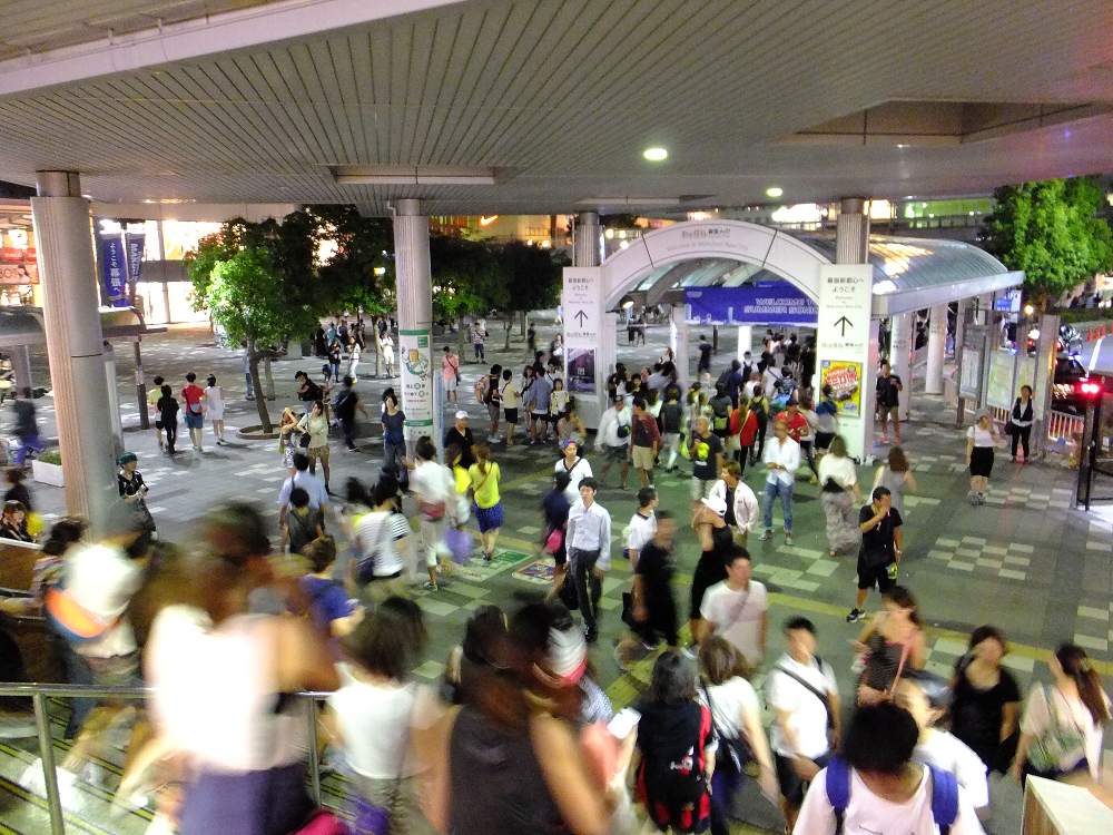 ソニックマニア開演前、金曜午後9時20分ごろ。