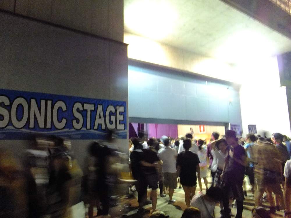 幕張メッセの外側からの入り口。