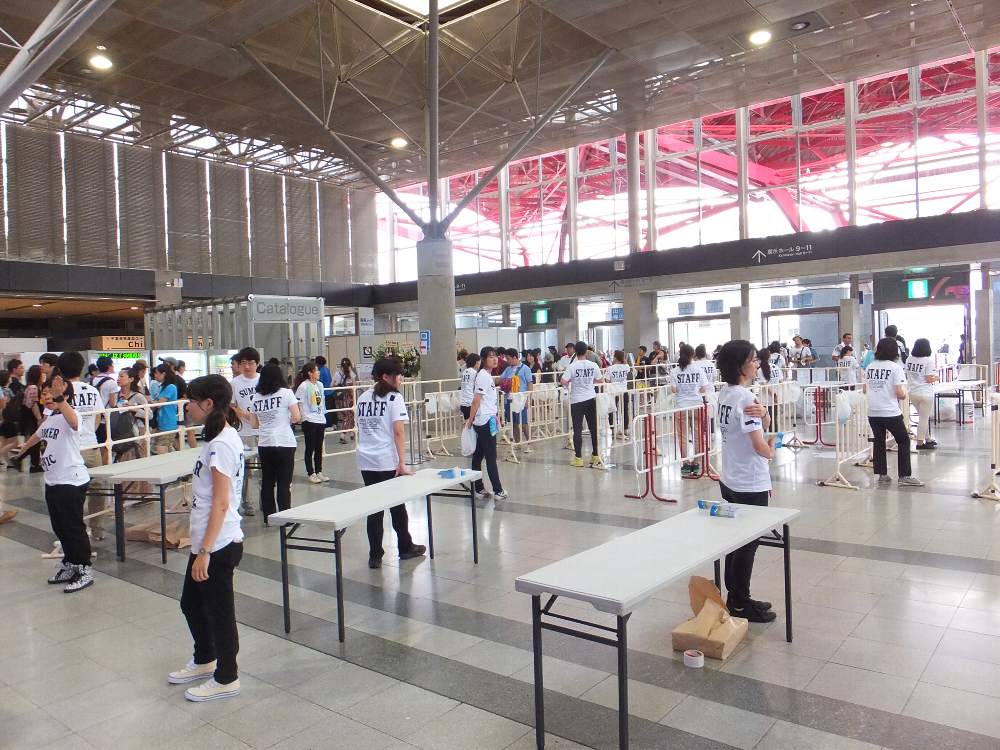 幕張メッセの内側。