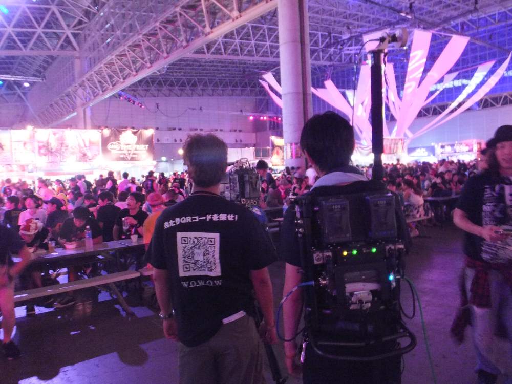 WOWOWの移動取材班。