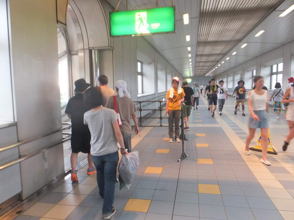 幕張メッセからマリンステージへ行く通路。